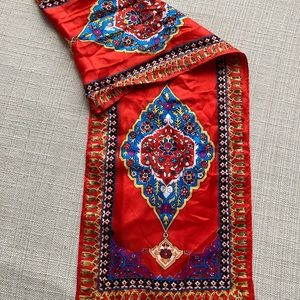 Elaine Gold 100% Silk Scarf, Japan, Valentines